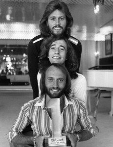 Bee_Gees_1977_1000.jpg (wikipedia.org)