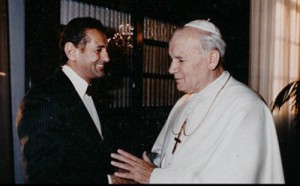 06-04-2015-Dialog-l-Focul-din-Vatra-Gheorghe-Zamfir-papa-Ioan-Paul-II-400px (flacaratv.md)
