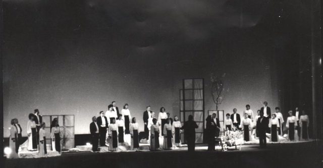 madrigalul-la-unesco-hall-paris-1992 (foto arh. Madrigal)