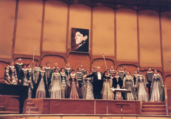 Corul National de Camera MADRIGAL dirijat de Marin Constantin la Festivalul International GEORGE ENESCU - in Sala Parlamentului Romaniei (arh. Muzeului Marin Constantin)
