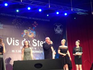 Acordarea premiului Tinere Talente (foto by Ioana Dragomir)