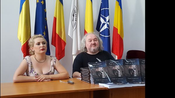 Lansare carte Adrian Ordean si editorul Liliana Nenciu Blaga la Sibiu - Hermannstadtfest 2017.600 (foto by Bogdan Dragomir)
