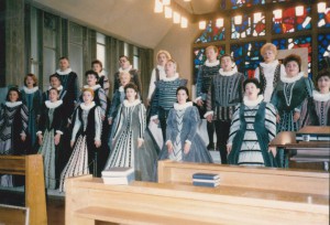 1990-Repetitie inainte de concert Turneu Japonia cu Corul Madrigal